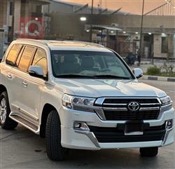 تۆیۆتا لاند کروزەر